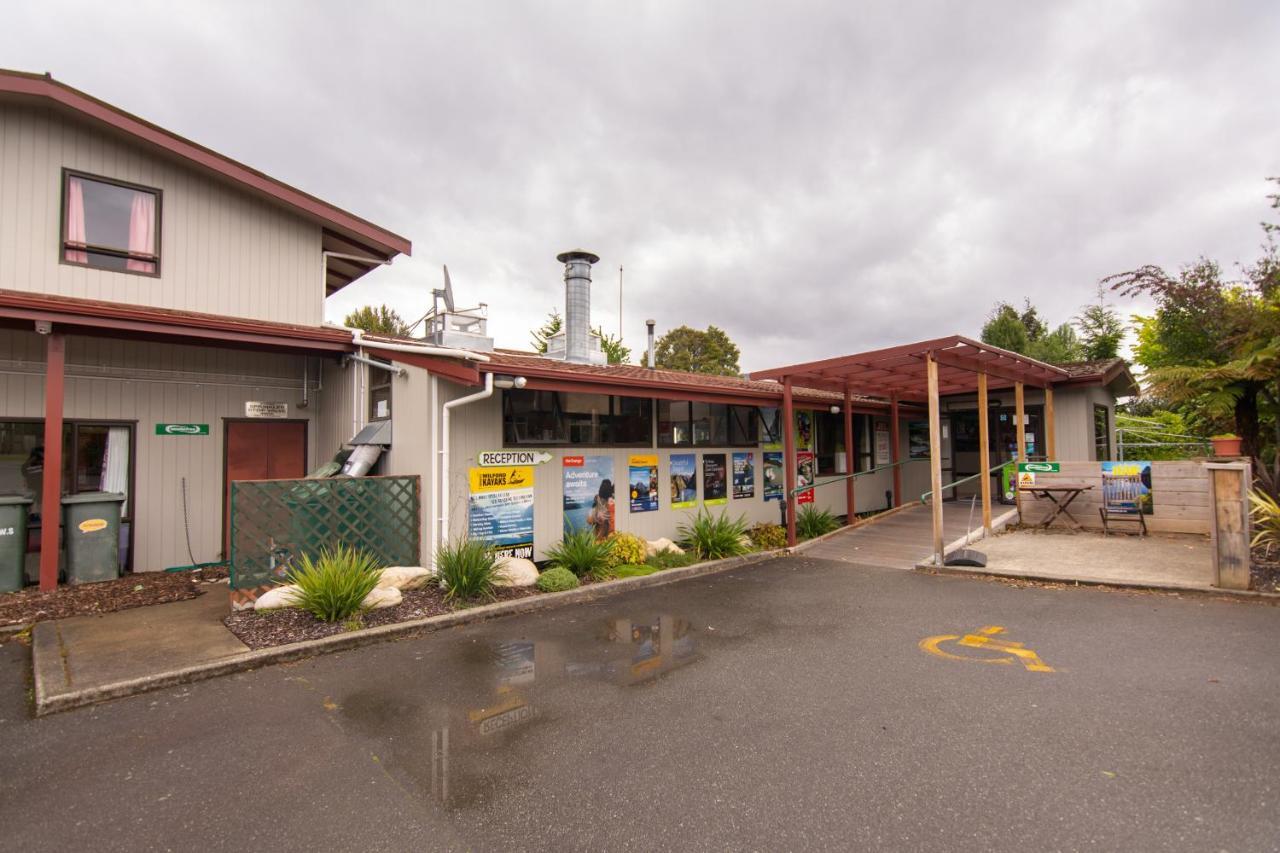 A Pousada Yha Te Anau Exterior foto